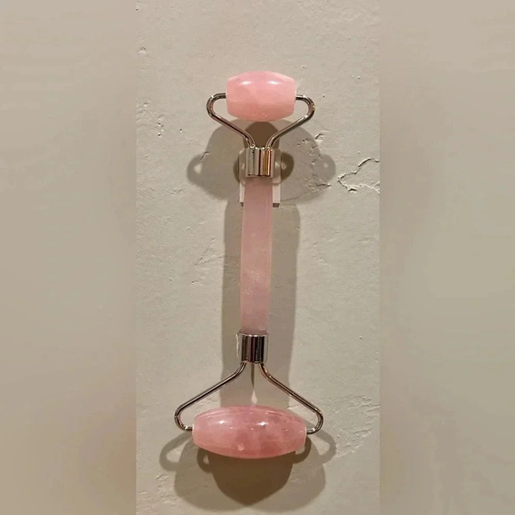 SEPHORA ROSE QUARTZ FACIAL ROLLER. BRAND NEW IN BOX. YOUNGER LOOKING SKIN! - Picture 11 of 12